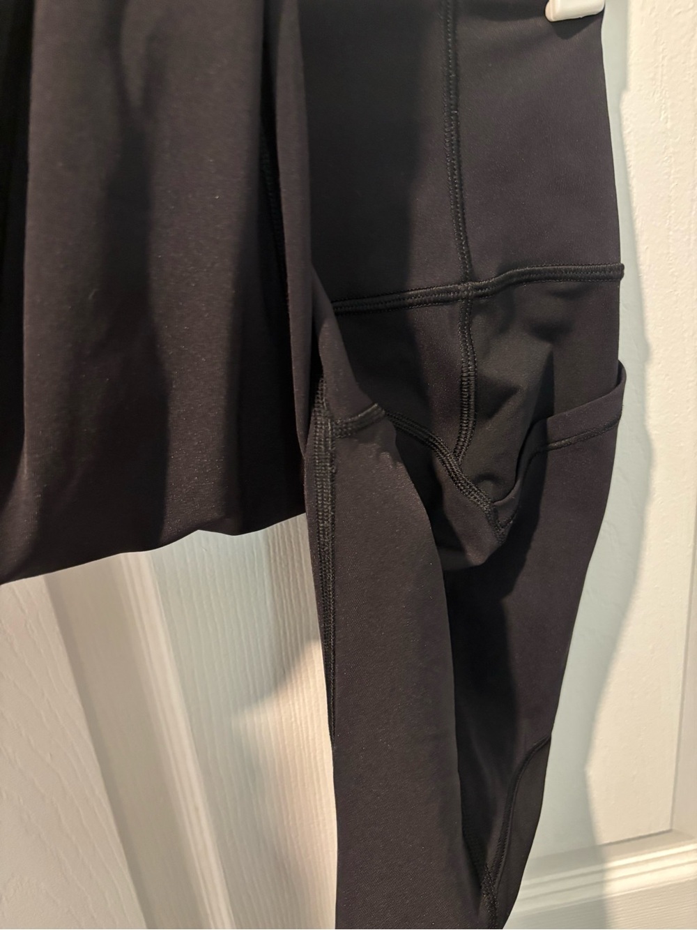 Lululemon All The Right Places Crop II 23” Size 6 Black Tight Leggings - Picture 10 of 11